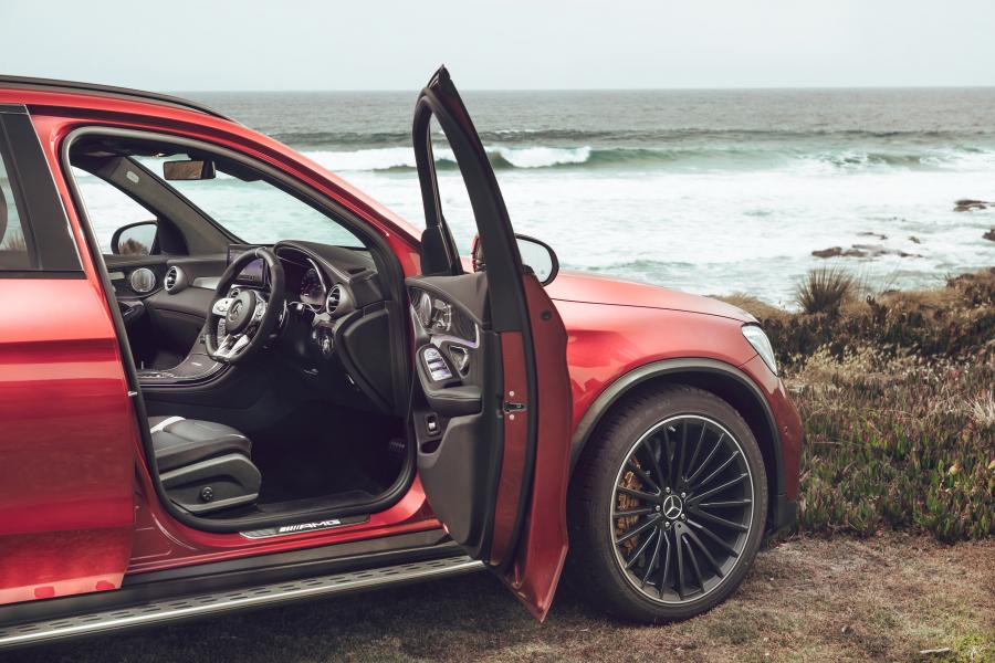 Интерьер Mercedes-AMG GLC63 S 4Matic+ (X253) 2020 года  (AU) (фото 29 из 40)